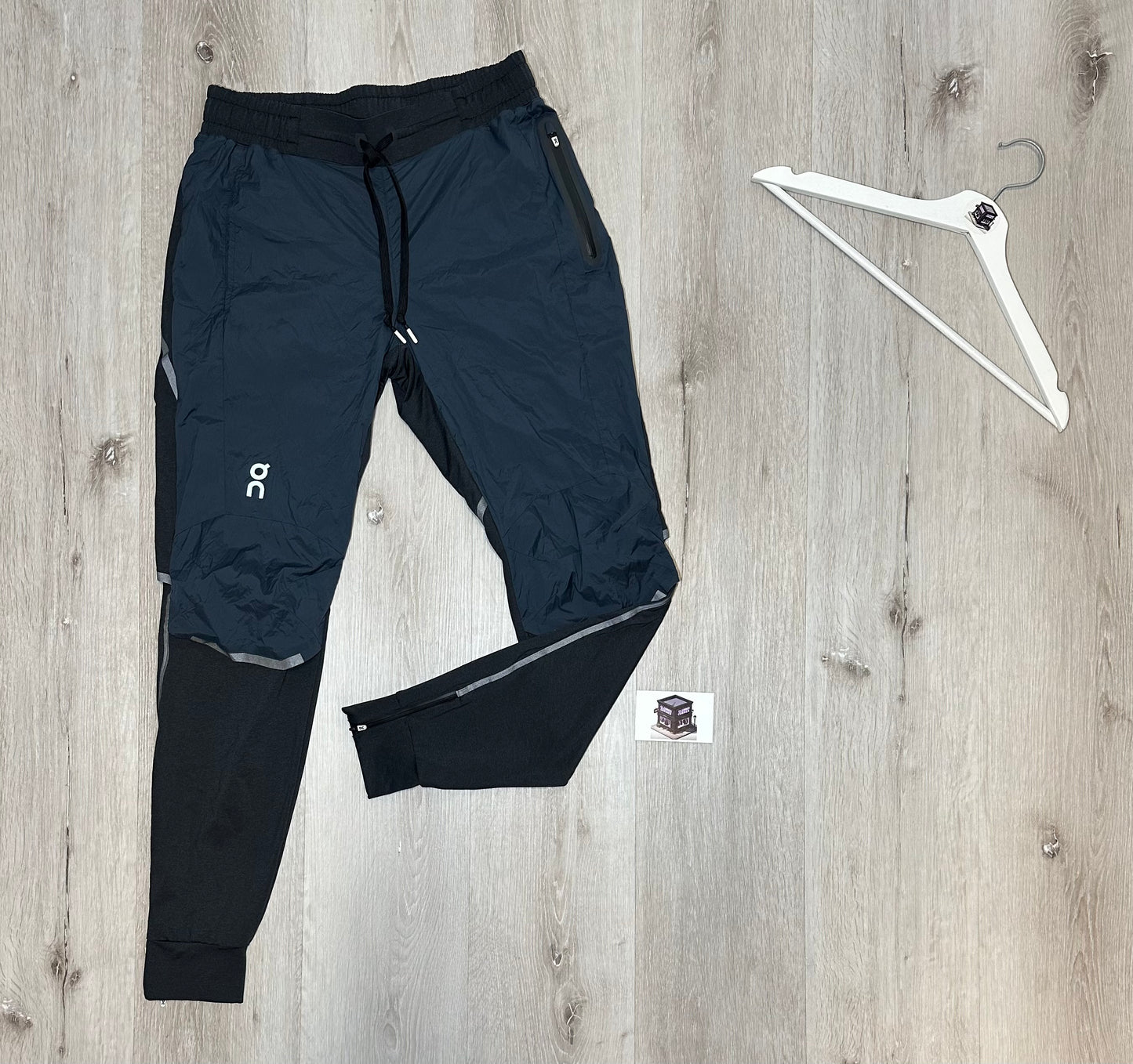 ON RUNNING TRACKSUIT NAVY SIZE SMALL PANTS & MEDIUM TOP