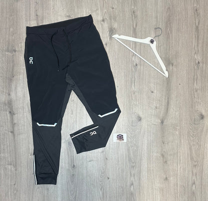 ON RUNNING WEATHER TRACKSUIT BLACK SIZE MEDIUM