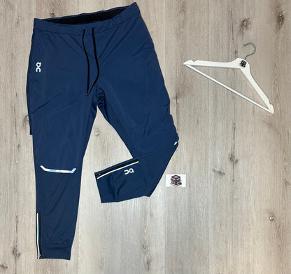 ON RUNNING TRACKSUIT NAVY SIZE LARGE