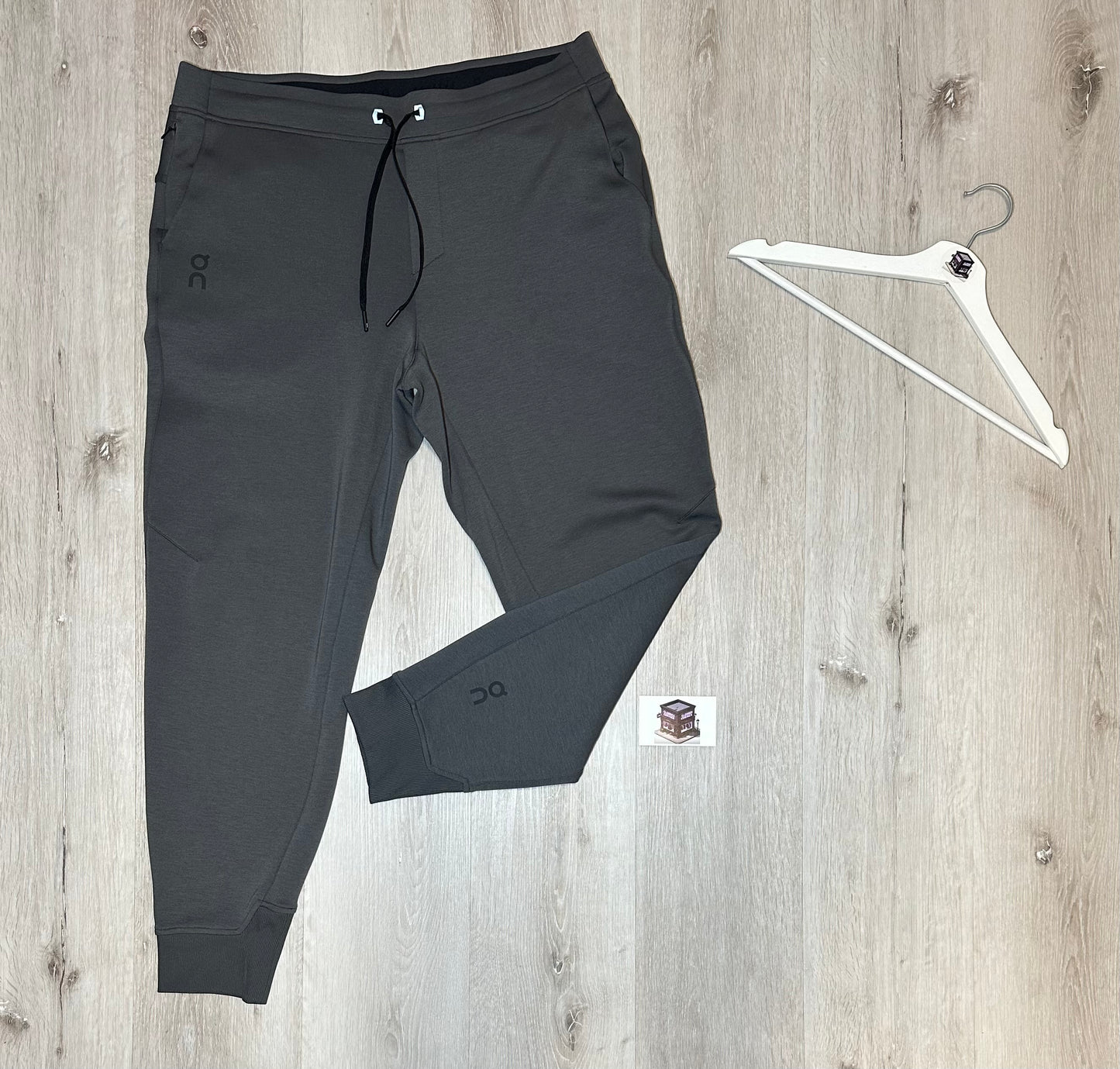 ON RUNNING TECH TRACKSUIT ECLIPSE SIZE LARGE