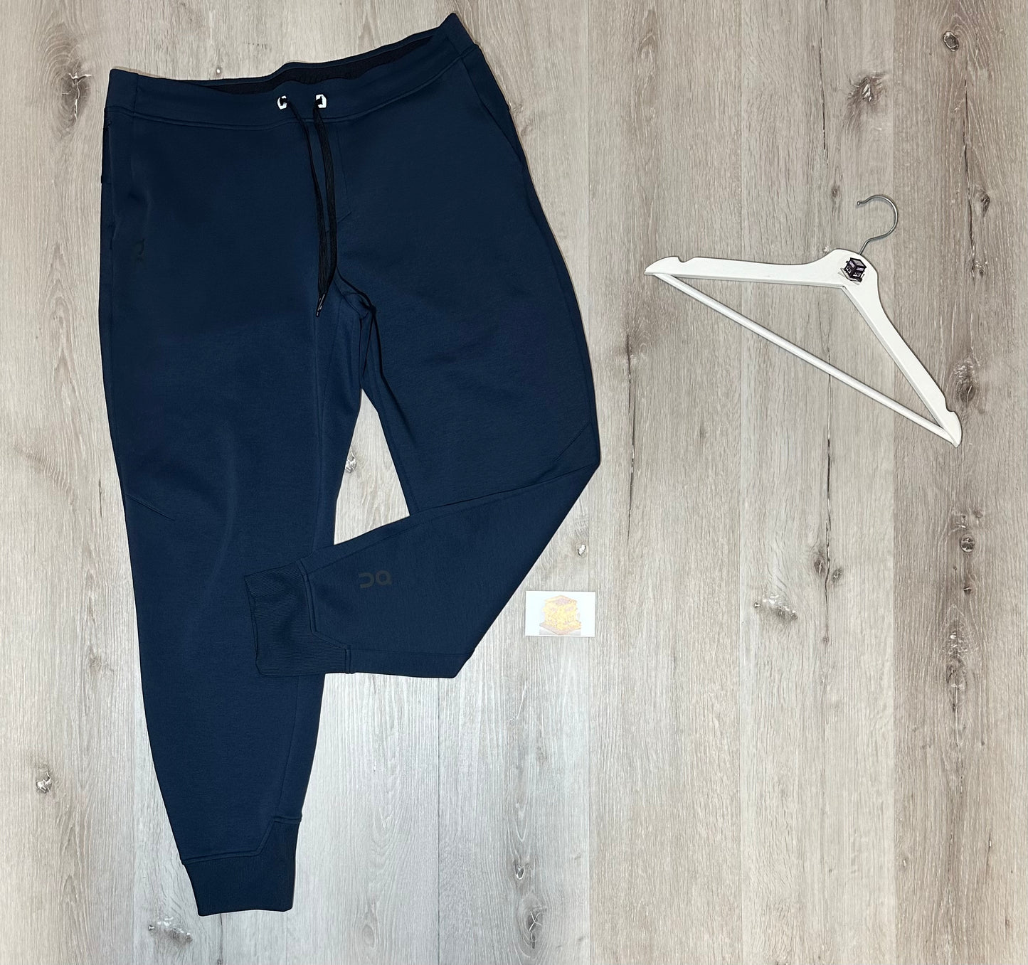 ON RUNNING TECH TRACKSUIT NAVY SIZE LARGE