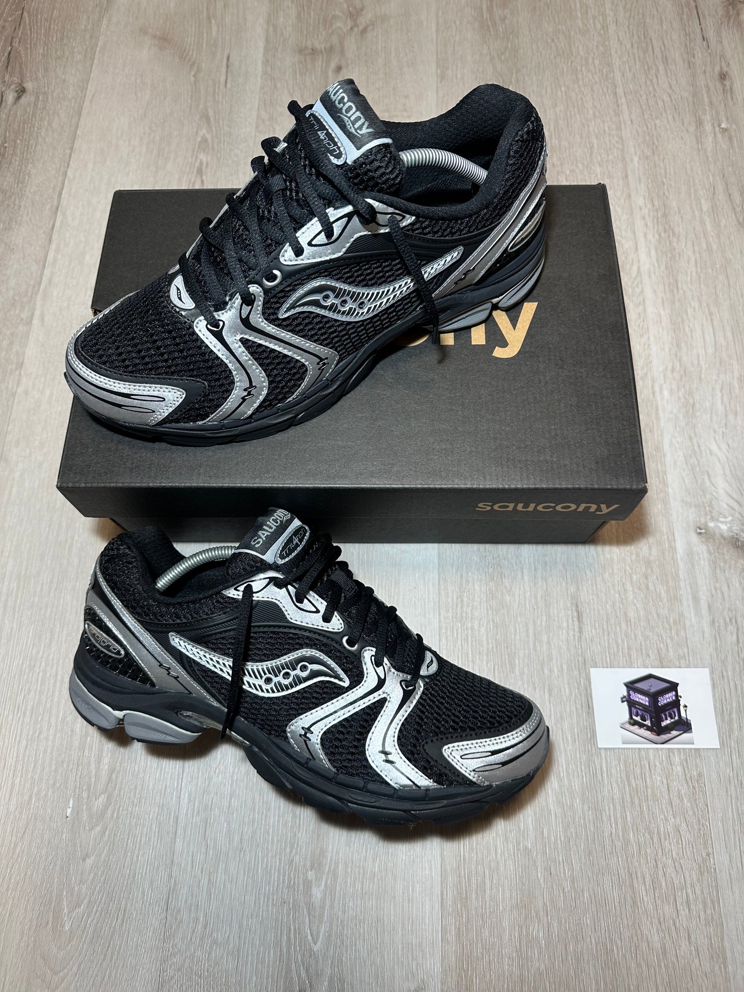 SAUCONY PROGRID TRIUMPH 4 BLACK/SILVER