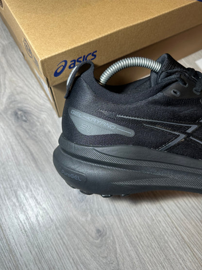 ASICS GEL-KAYANO 31 TRIPLE BLACK