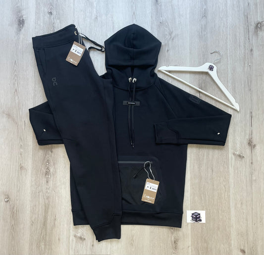 ON RUNNING TECH TRACKSUIT BLACK