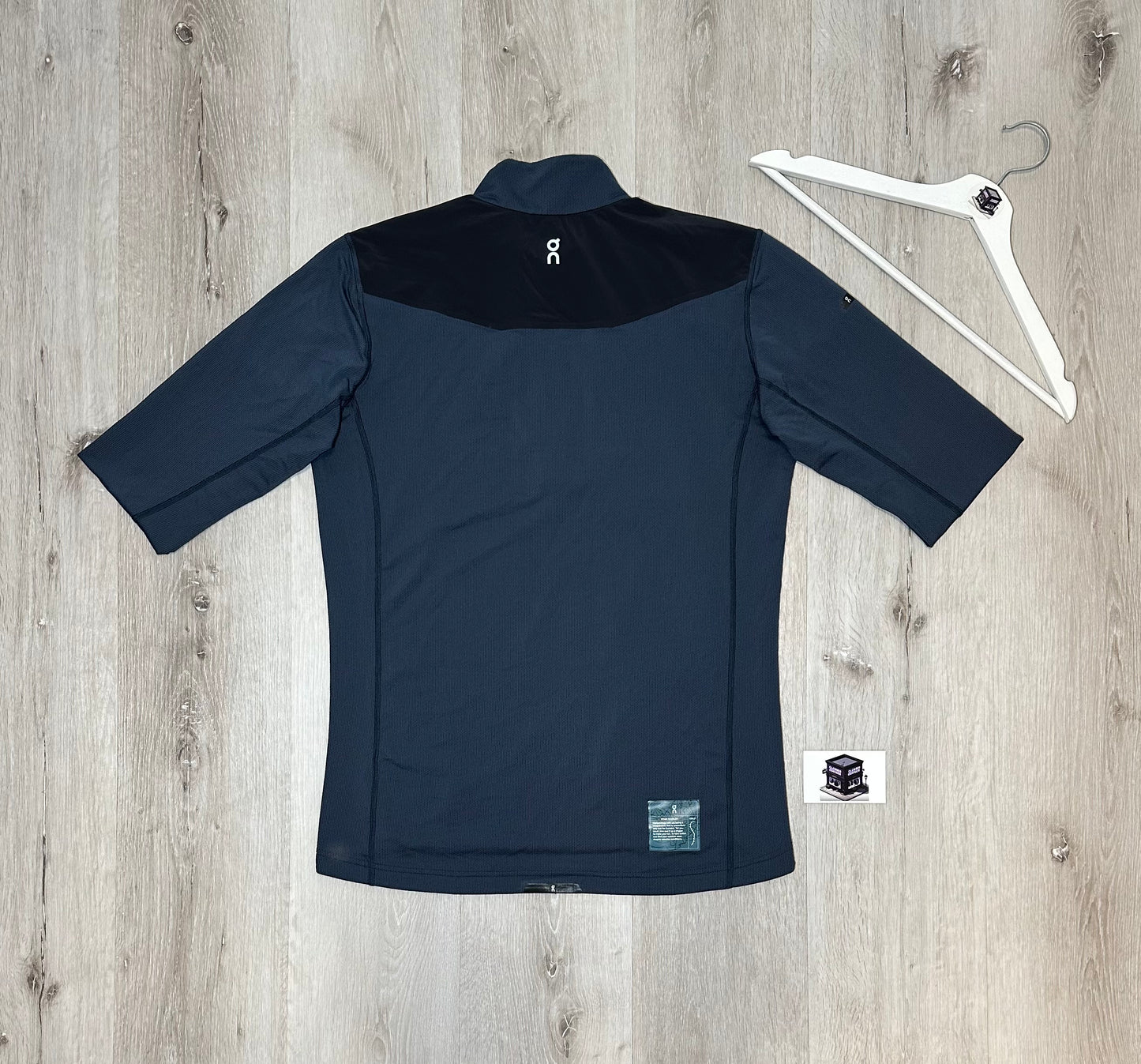ON RUNNING TRACKSUIT NAVY SIZE SMALL PANTS & MEDIUM TOP