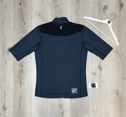 ON RUNNING TRACKSUIT NAVY SIZE SMALL PANTS & MEDIUM TOP