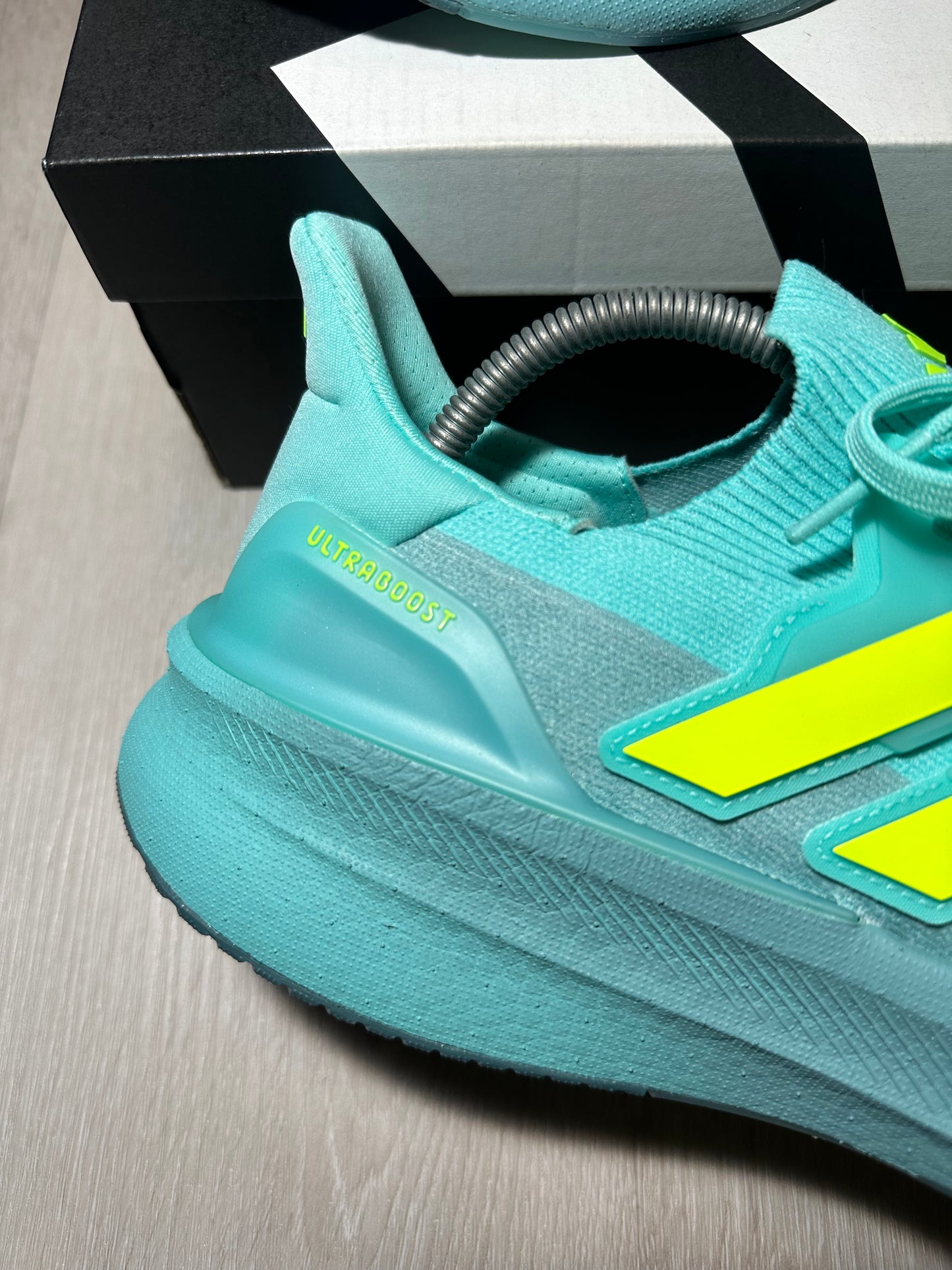 ADIDAS ULTRABOOST 5 FLASH AQUA/LEMON
