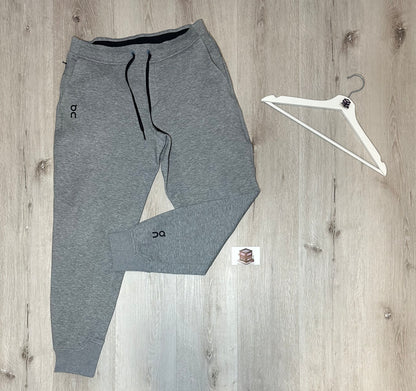 ON RUNNING TECH TRACKSUIT STEEL GREY SIZE SMALL PANTS & MEDIUM HOODIE