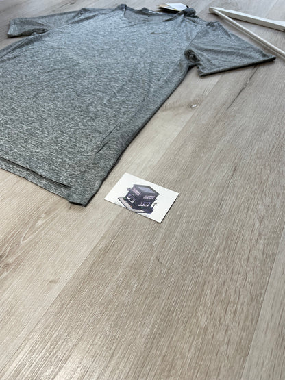 NIKE STRIDE T-SHIRT GREY