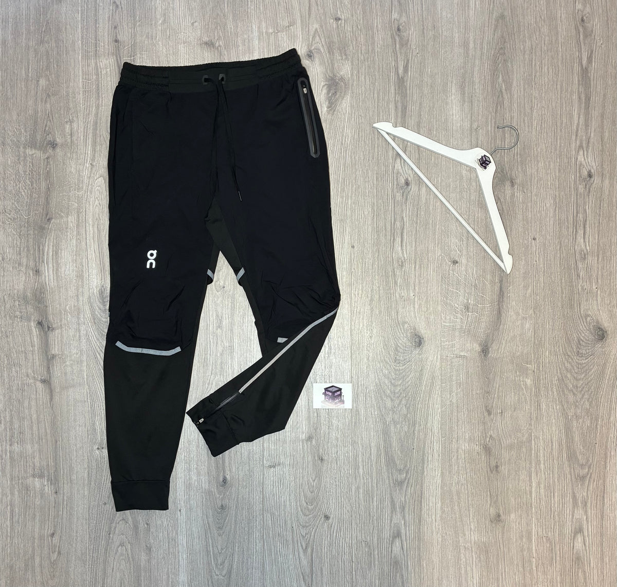 ON RUNNING TRACKSUIT KHAKI/BLACK SIZE MEDIUM