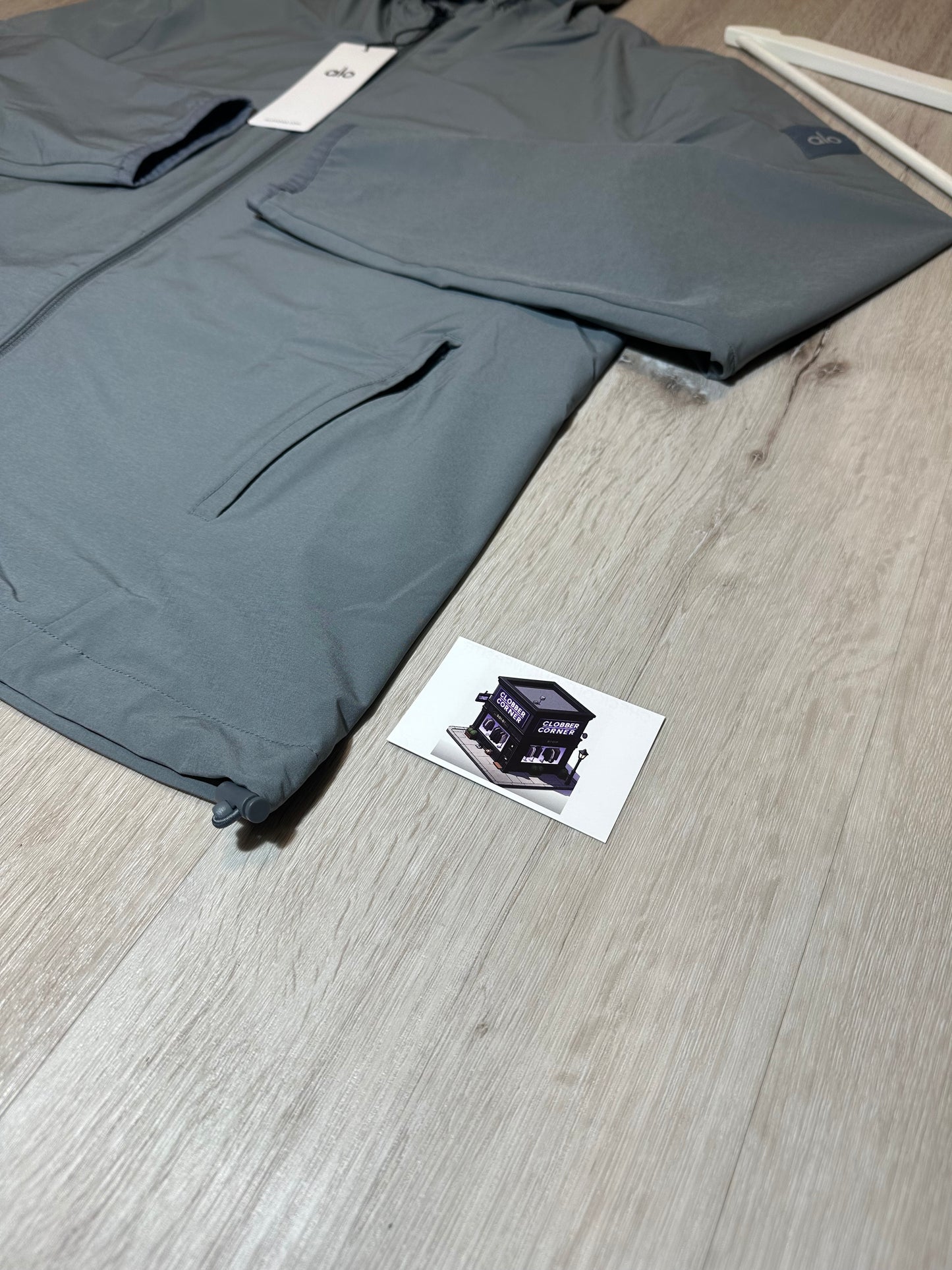 ALO PERFORMANCE ON-THE-GO JACKET STEEL GREY SIZE MEDIUM