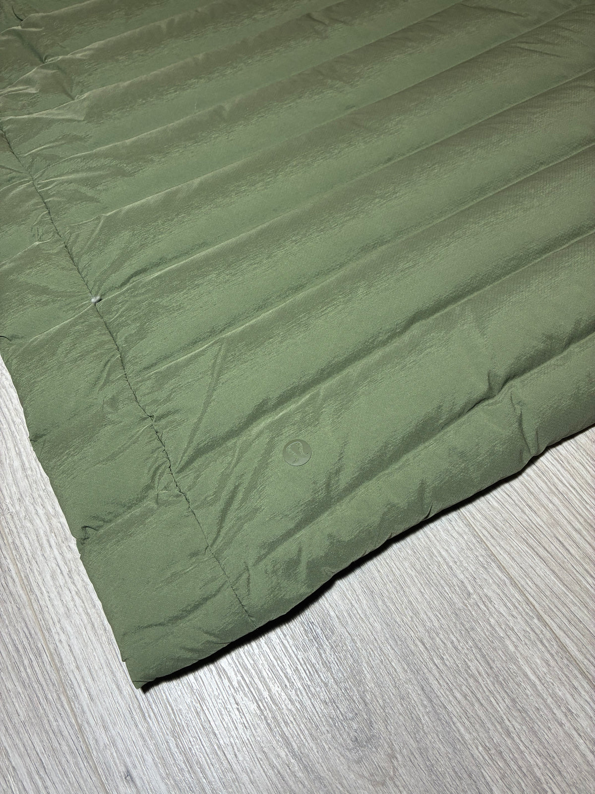 LULULEMON NAVIGATION STRETCH DOWN JACKET KHAKI SIZE MEDIUM