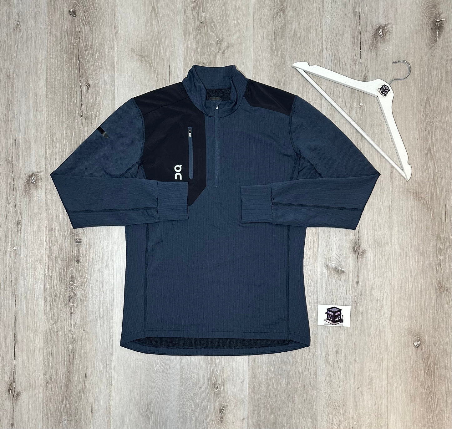 ON RUNNING TRACKSUIT NAVY SIZE SMALL PANTS & MEDIUM TOP