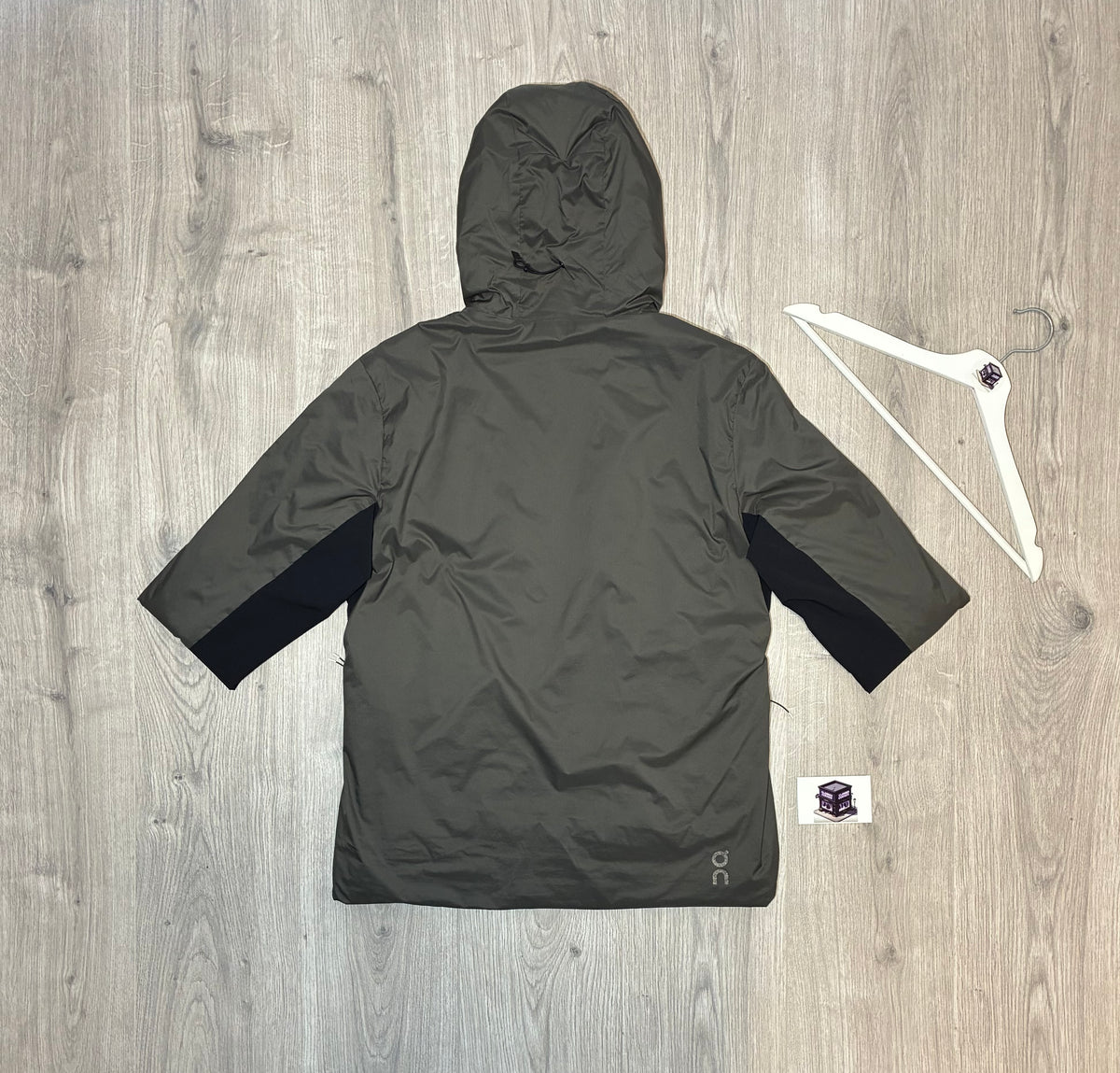 ON RUNNING TRACKSUIT KHAKI/BLACK SIZE MEDIUM