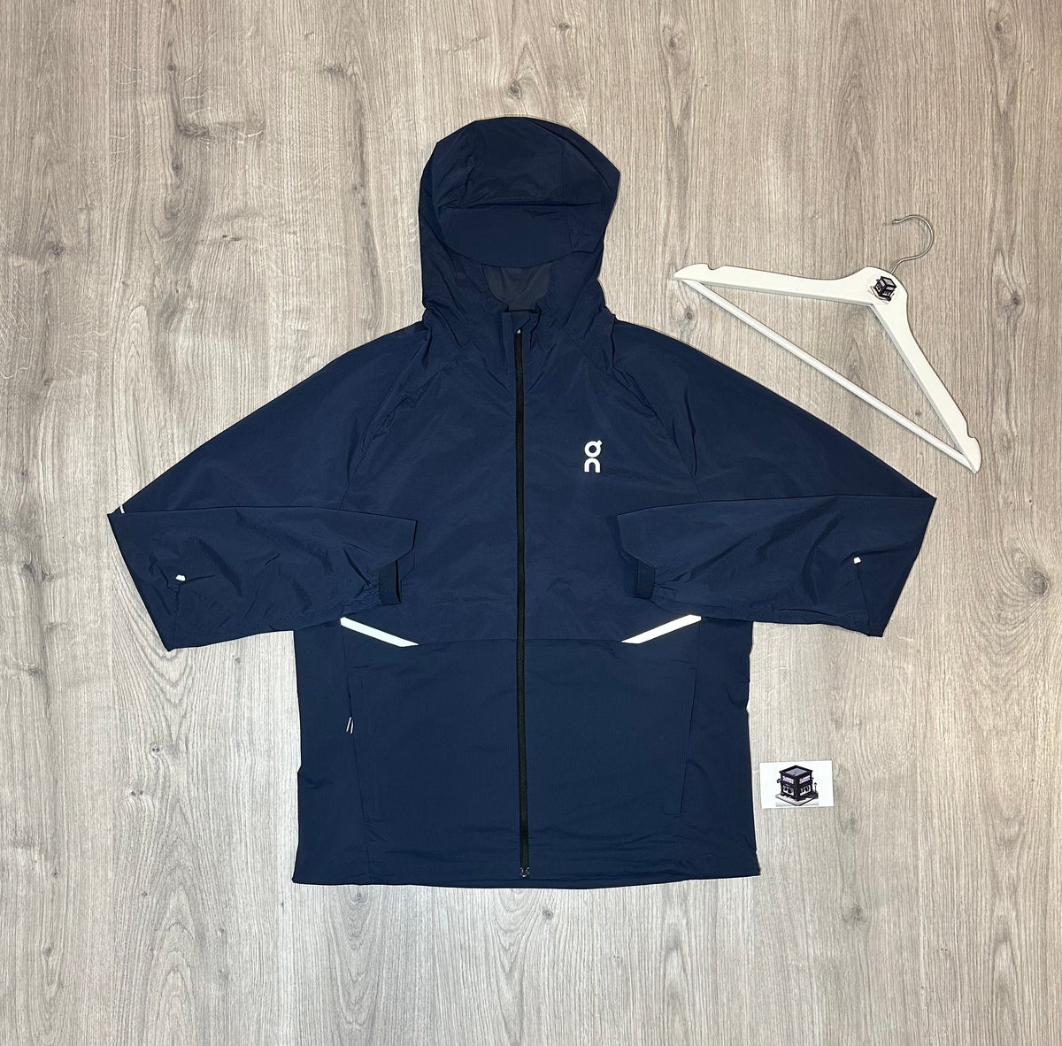 ON RUNNING CORE TRACKSUIT NAVY SIZE MEDIUM