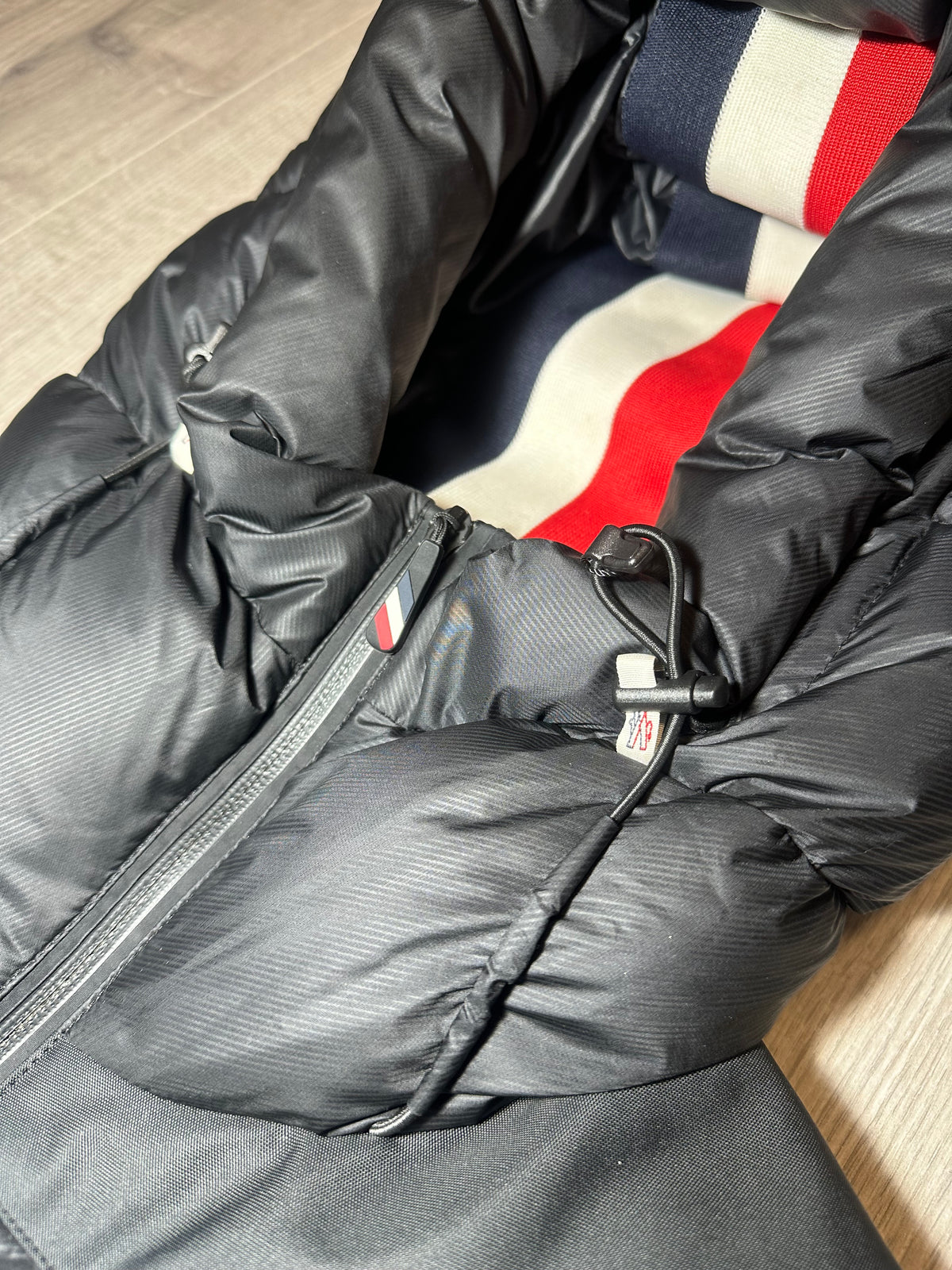 MONCLER GRENOBLE CAMURAC DOWN QUILTED SHORT PUFFER JACKET SIZE 2