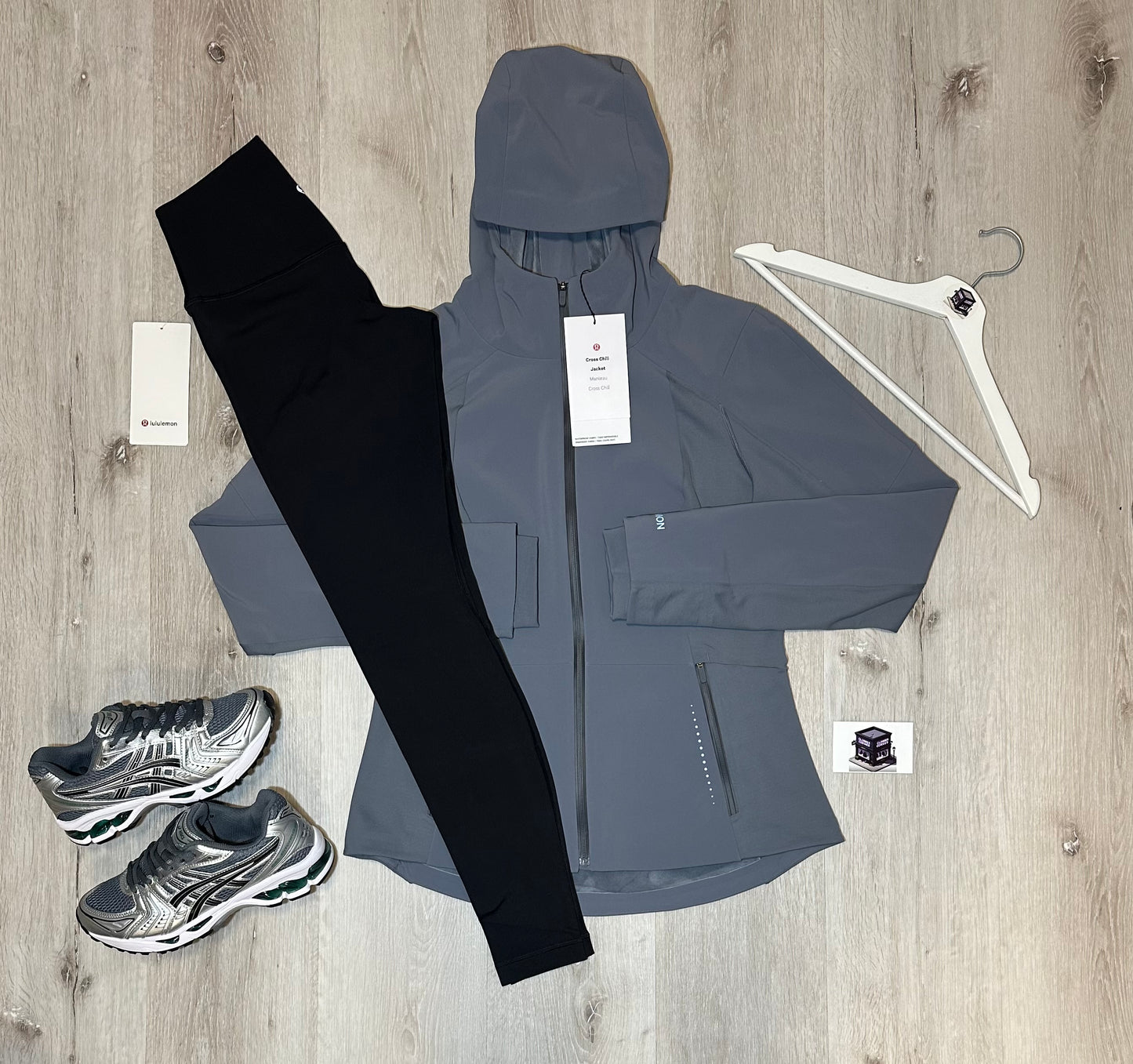 WOMEN’S LULULEMON CROSS CHILL SET GREY/BLACK
