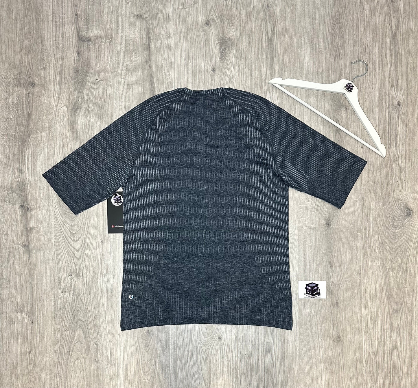 LULULEMON METAL VENT TECH LONG SLEEVE STARCH/NAVY