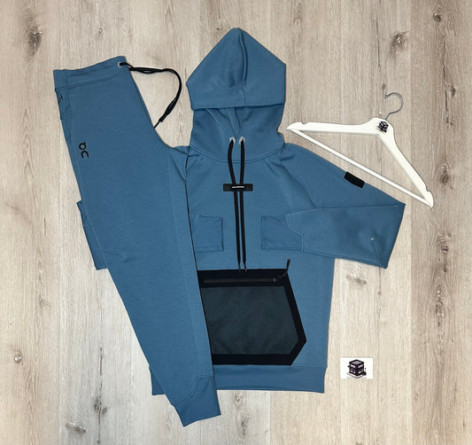 ON RUNNING TECH TRACKSUIT COAST BLUE SIZE MEDIUM