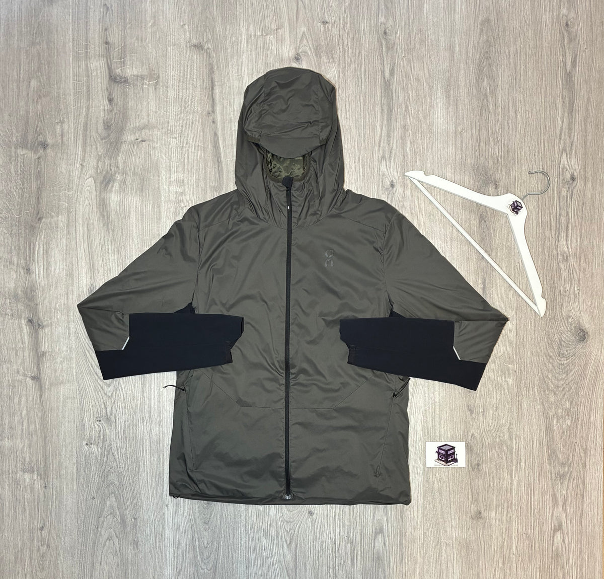 ON RUNNING TRACKSUIT KHAKI/BLACK SIZE MEDIUM