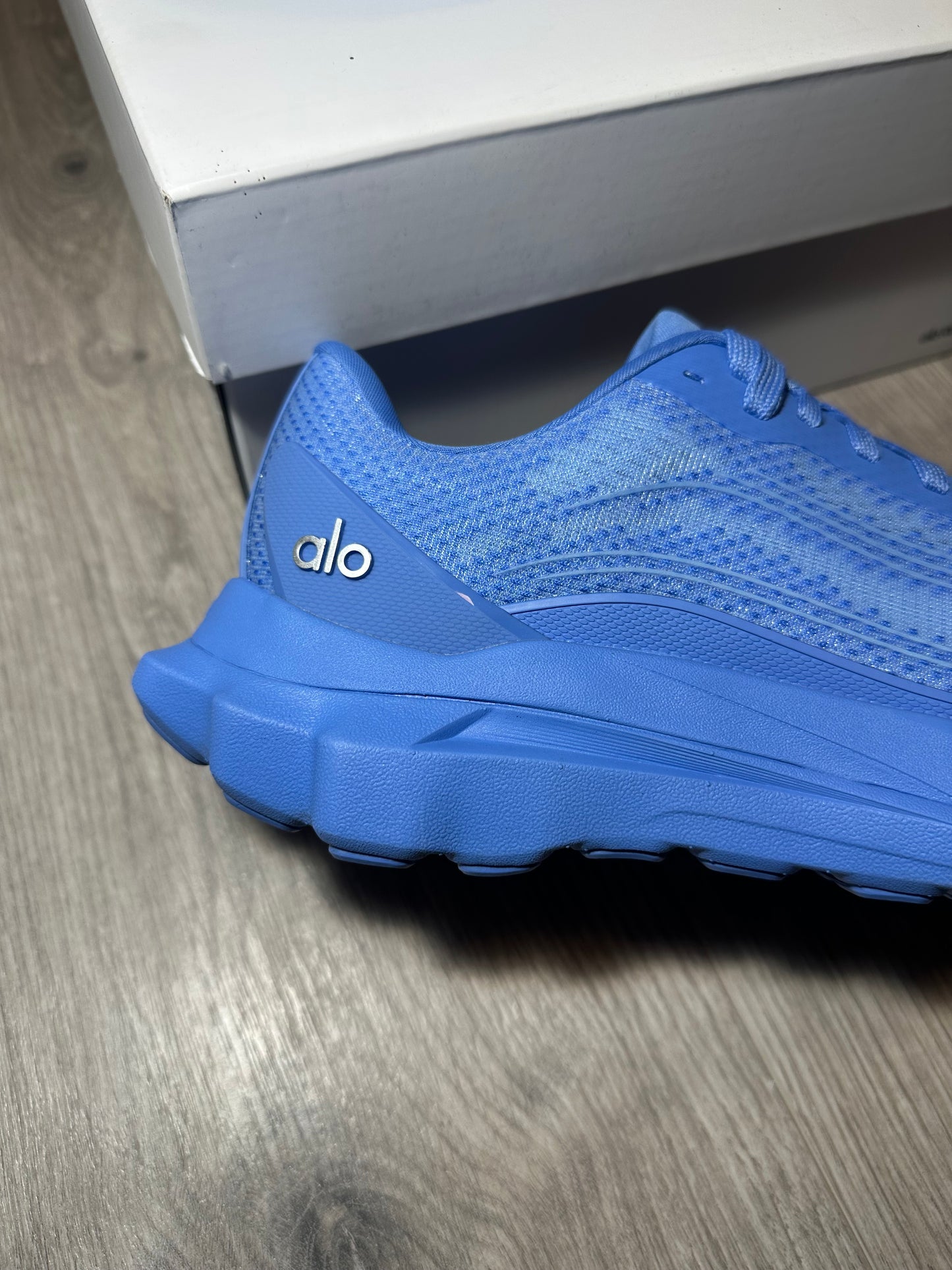 ALO RUNNER CRYSTAL CLEAR BLUE