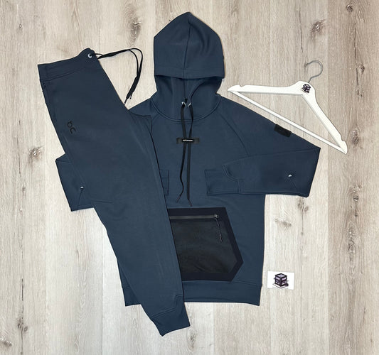 ON RUNNING TECH TRACKSUIT NAVY SIZE SMALL