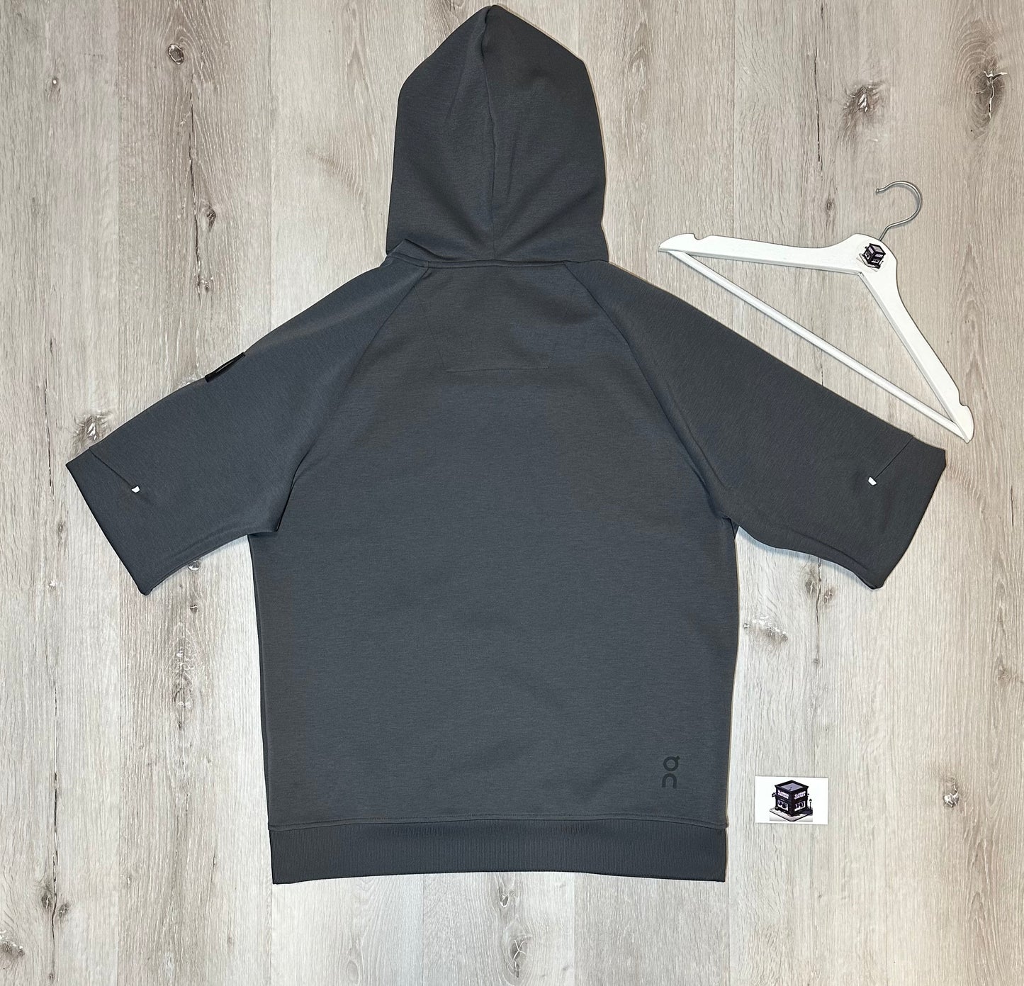 ON RUNNING TECH TRACKSUIT ECLIPSE SIZE LARGE