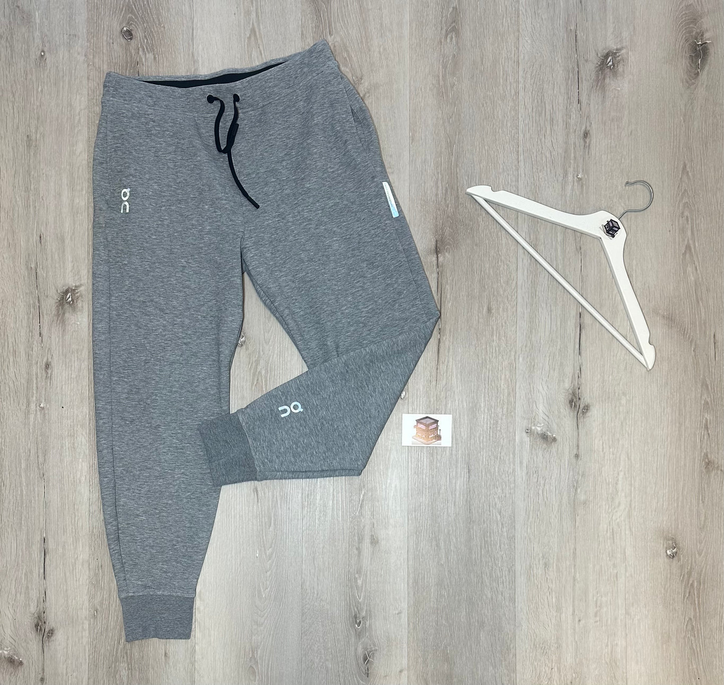 ON RUNNING FOCUS TECH TRACKSUIT STEEL GREY SIZE SMALL