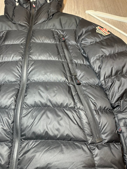 MONCLER GRENOBLE CAMURAC DOWN QUILTED SHORT PUFFER JACKET SIZE 2