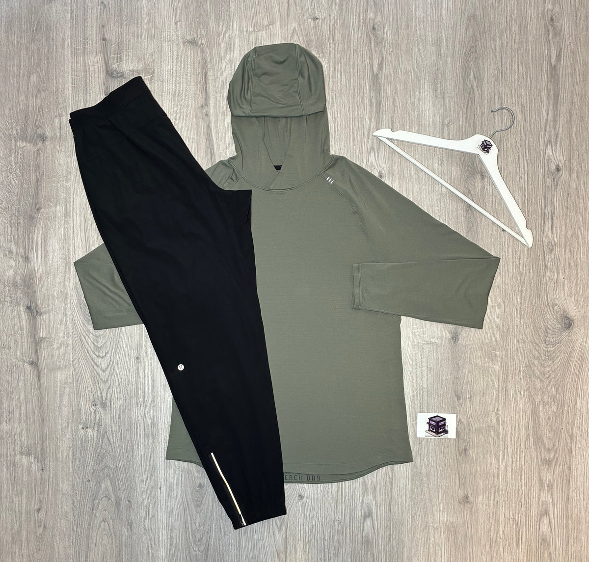 LULULEMON HOODIE TRACKSUIT BEIGE/BLACK SIZE LARGE
