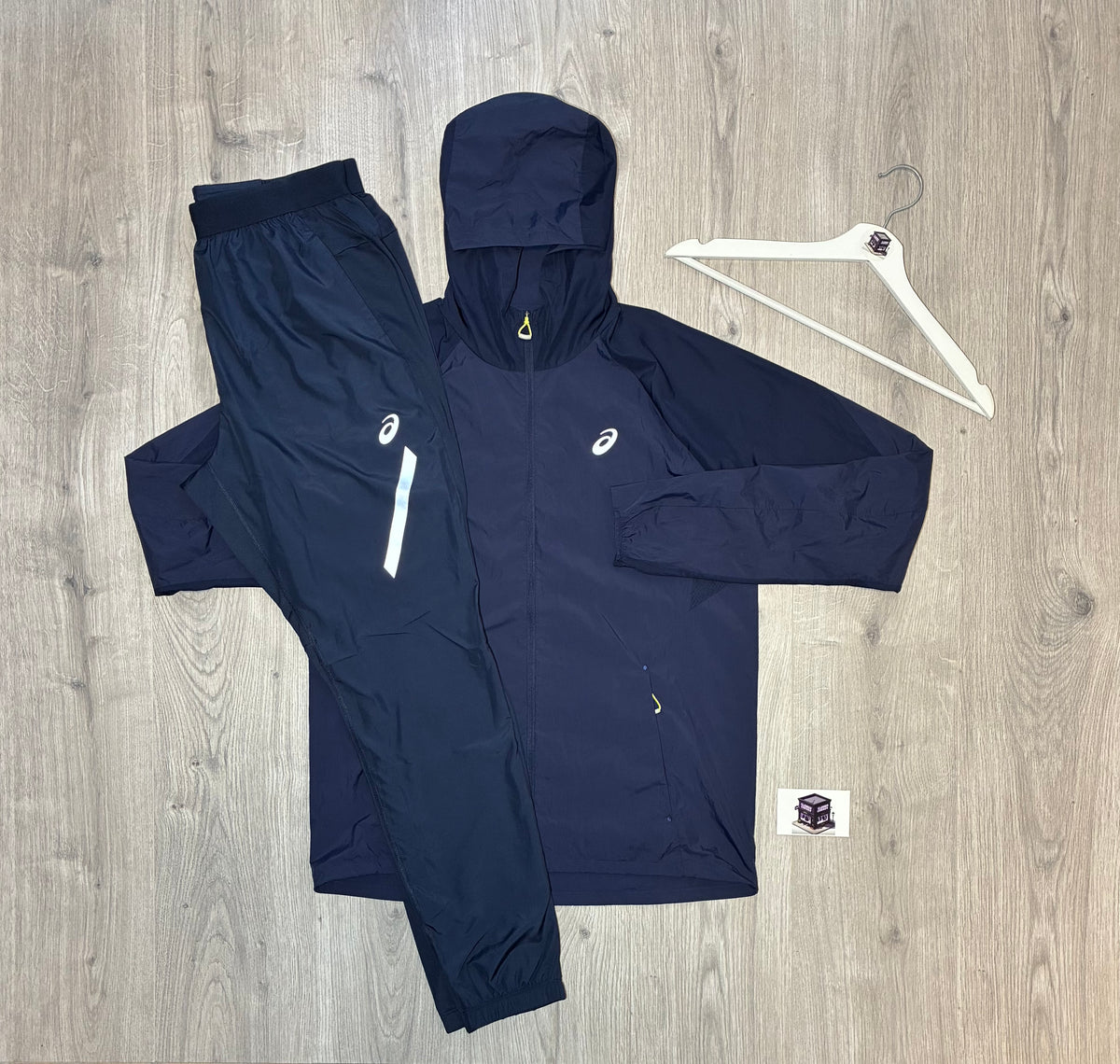ASICS LITE SHOW TRACKSUIT NAVY SIZE MEDIUM JACKET & LARGE PANTS