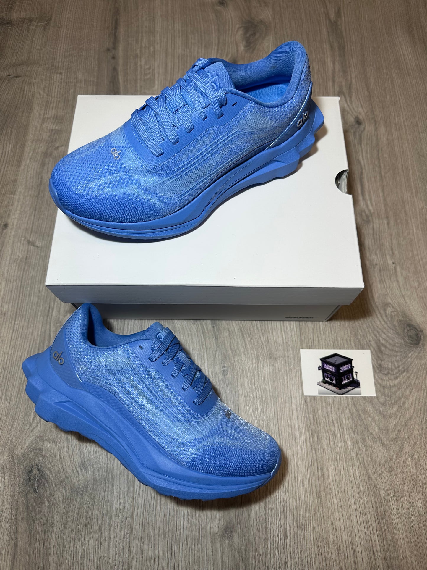 ALO RUNNER CRYSTAL CLEAR BLUE