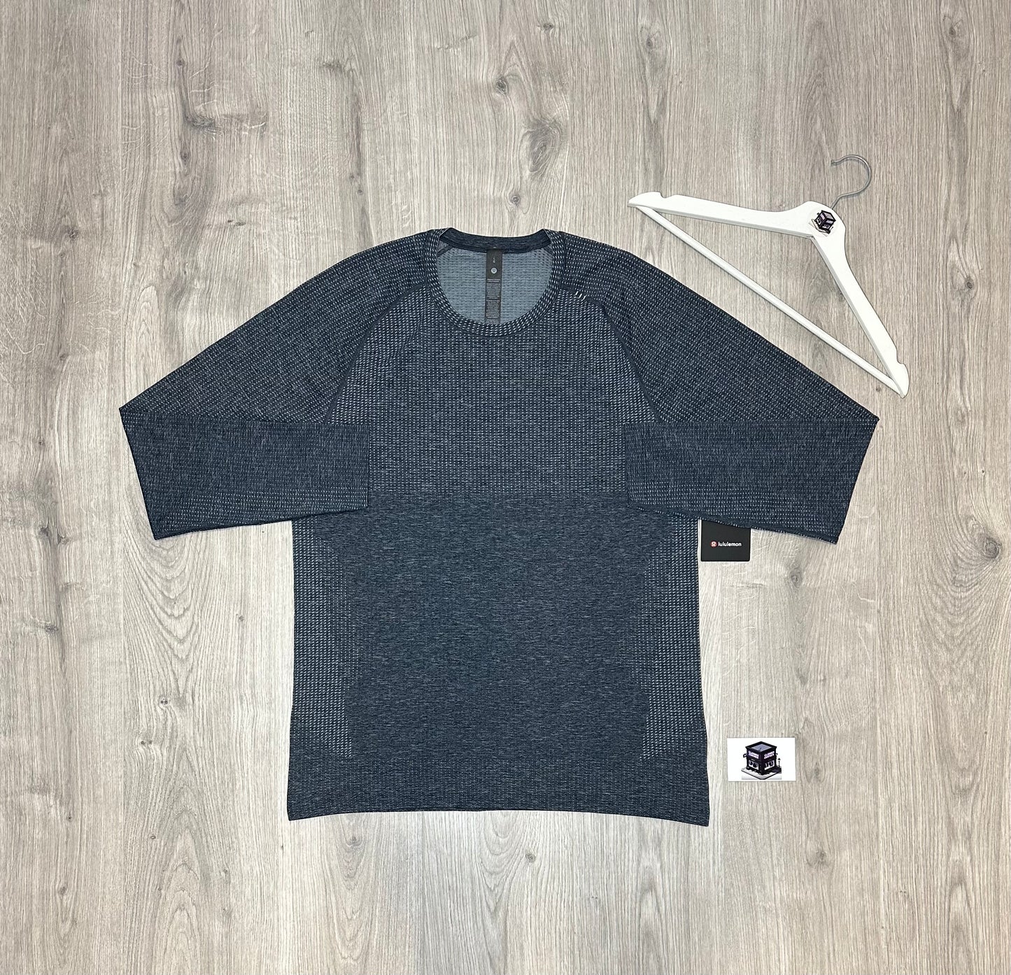 LULULEMON METAL VENT TECH LONG SLEEVE STARCH/NAVY
