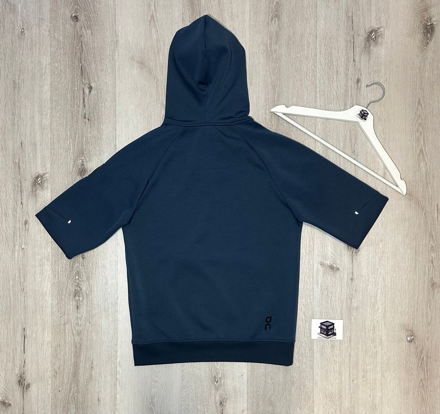 ON RUNNING TECH TRACKSUIT NAVY SIZE MEDIUM