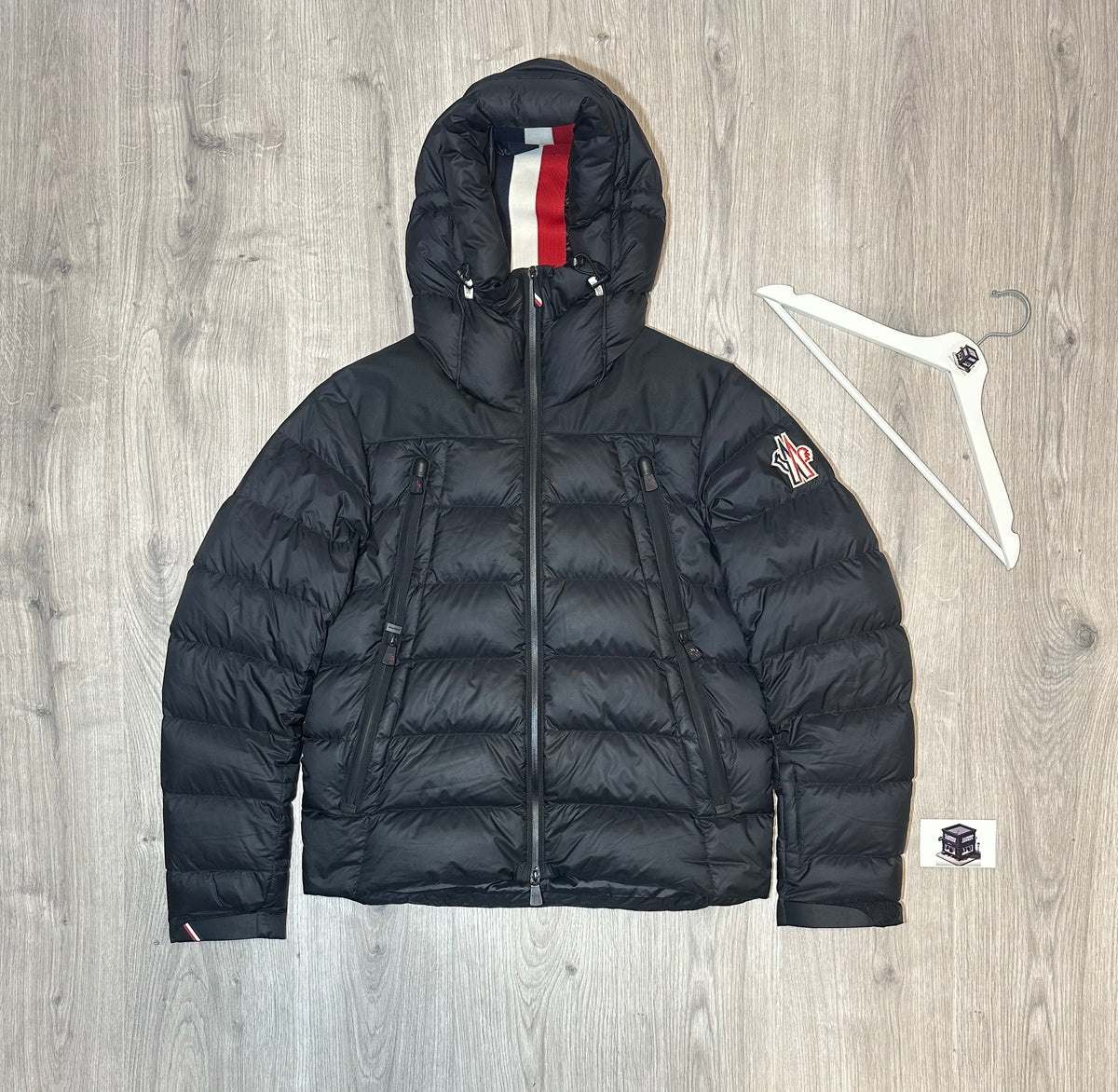 MONCLER GRENOBLE CAMURAC DOWN QUILTED SHORT PUFFER JACKET SIZE 2