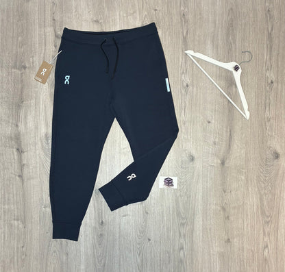 ON RUNNING FOCUS TECH TRACKSUIT NAVY