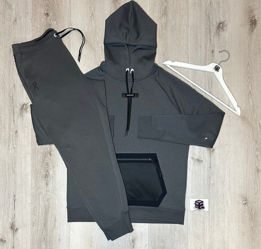 ON RUNNING TECH TRACKSUIT ECLIPSE SIZE MEDIUM
