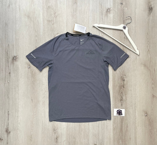 NIKE TRAIL DRI-FIT T-SHIRT GREY