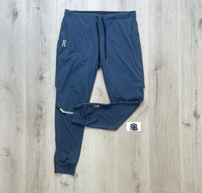 ON RUNNING CORE TRACKSUIT NAVY SIZE MEDIUM