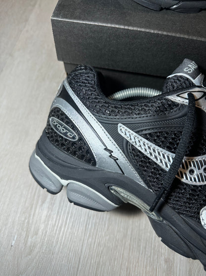 SAUCONY PROGRID TRIUMPH 4 BLACK/SILVER