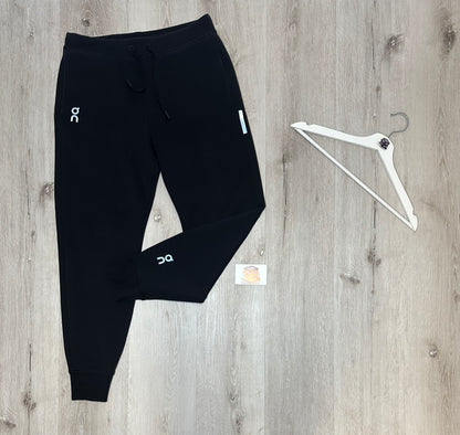 ON RUNNING FOCUS TECH TRACKSUIT BLACK SIZE SMALL