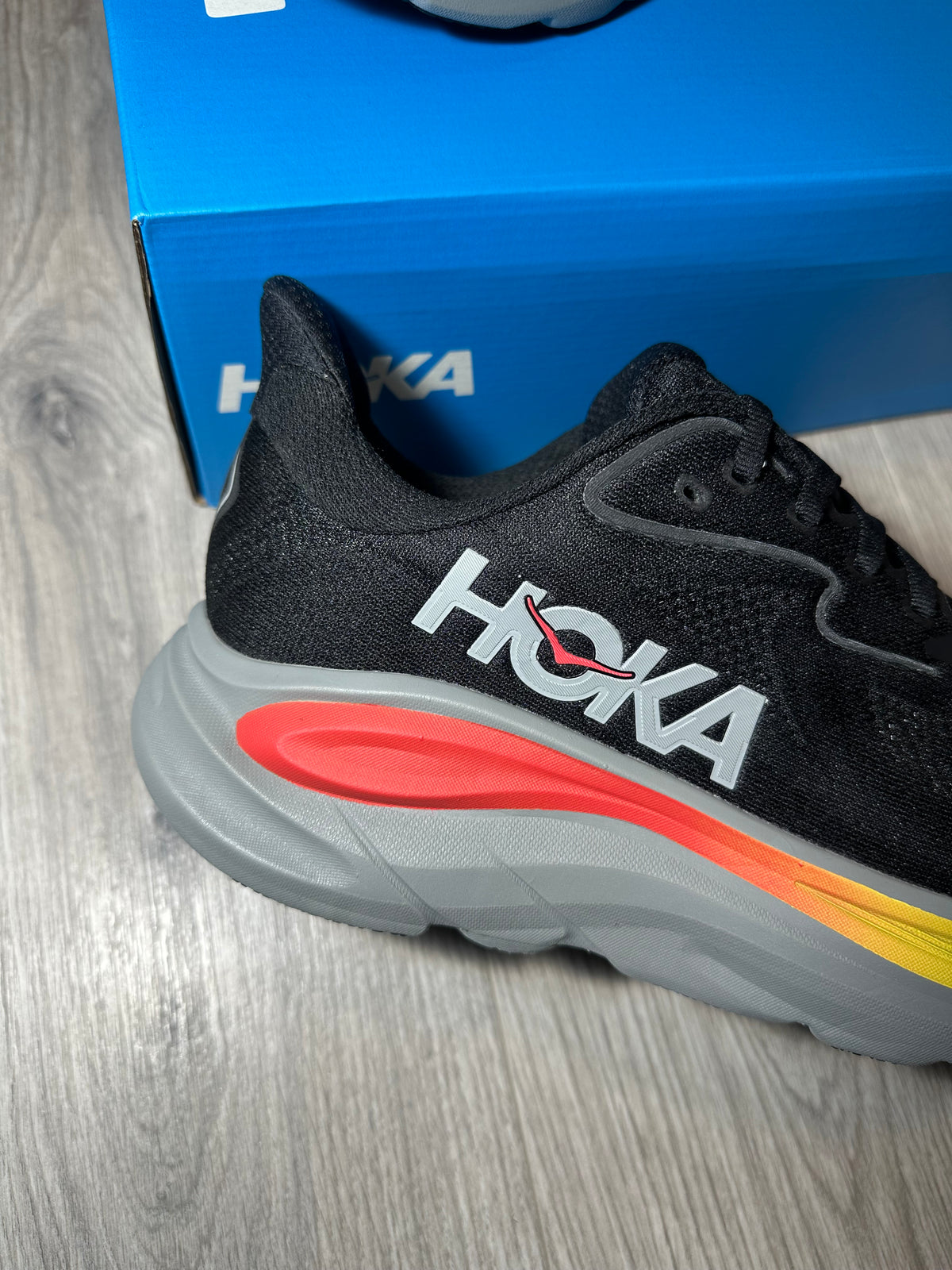 HOKA CLIFTON 10 BLACK
