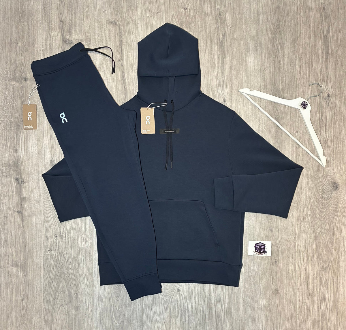 ON RUNNING FOCUS TECH TRACKSUIT NAVY