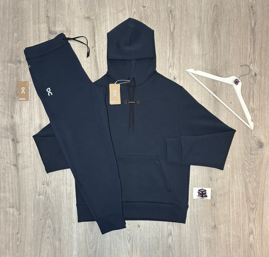 ON RUNNING FOCUS TECH TRACKSUIT NAVY