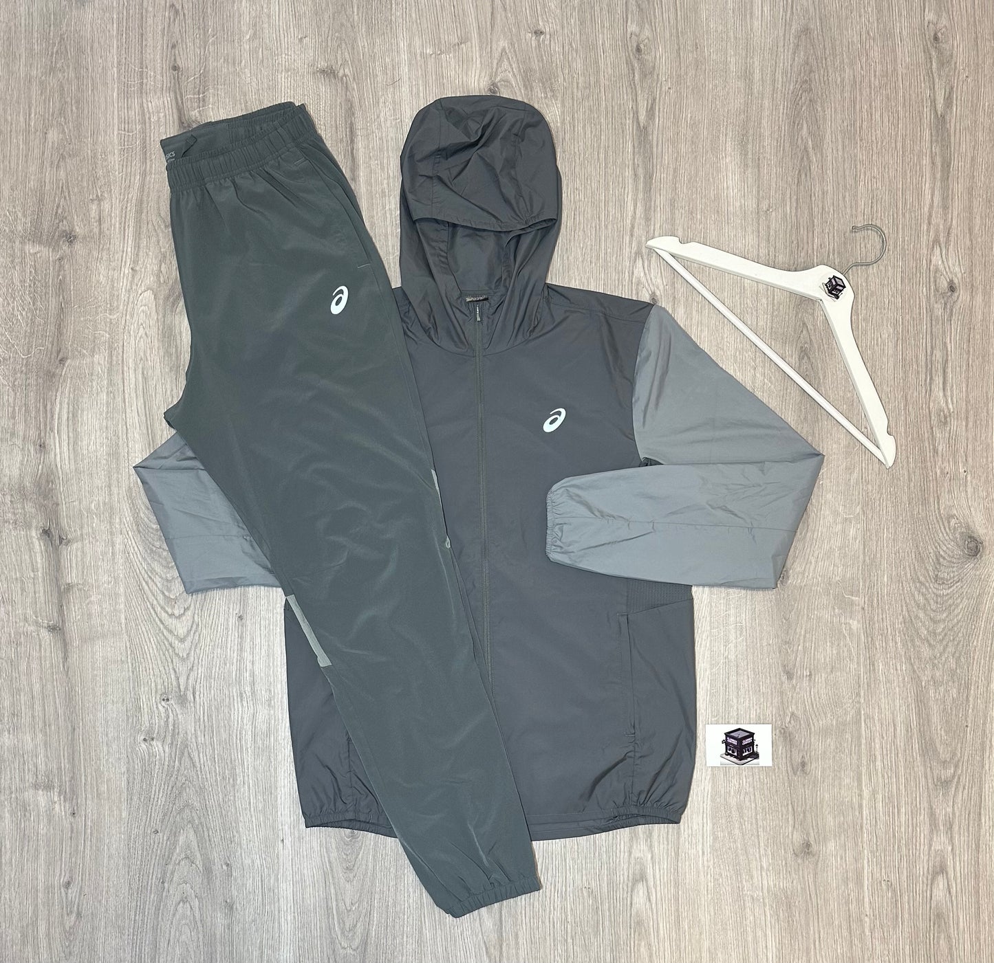ASICS CORE TRACKSUIT GREY SIZE MEDIUM