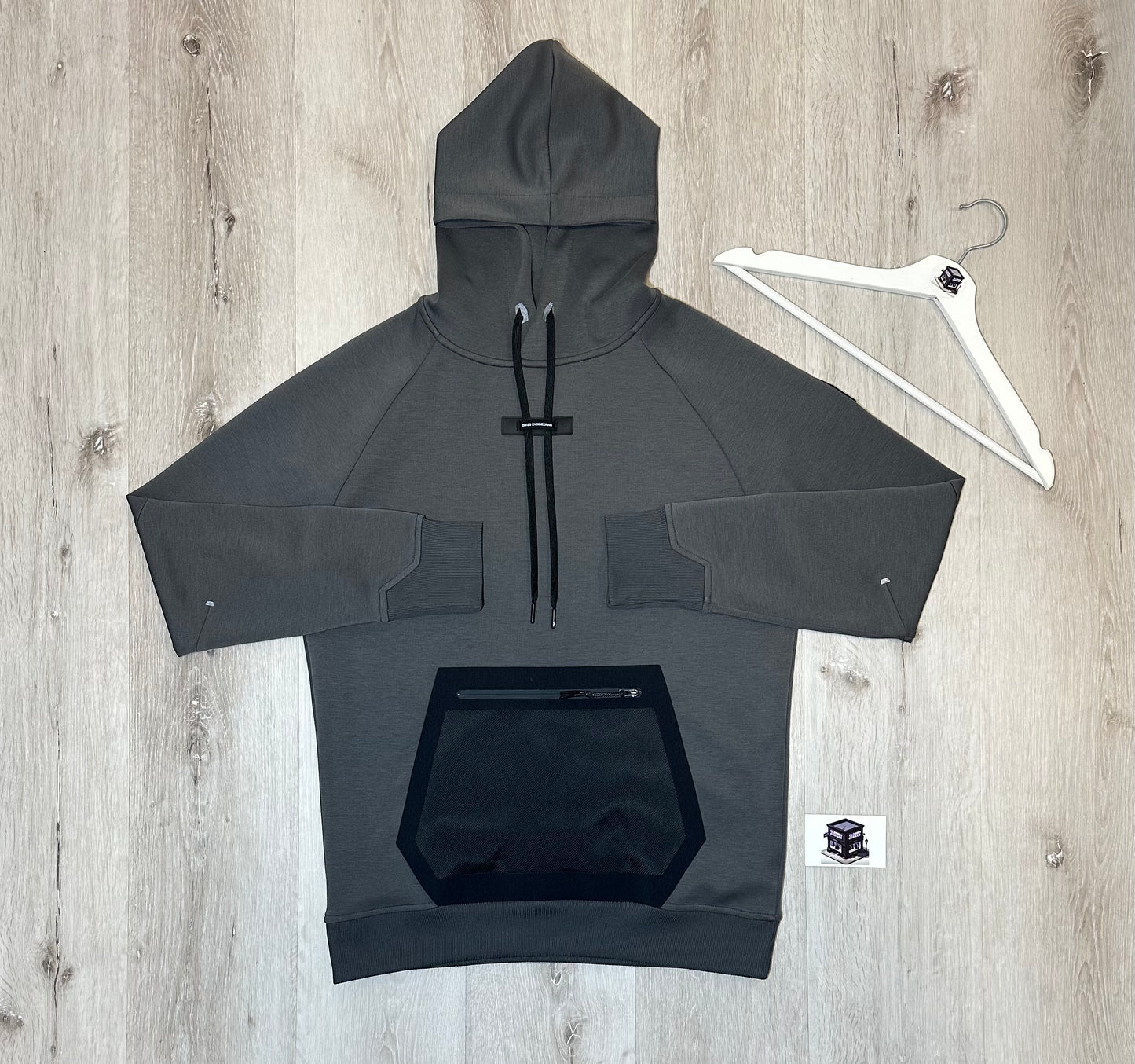 ON RUNNING TECH TRACKSUIT ECLIPSE SIZE MEDIUM