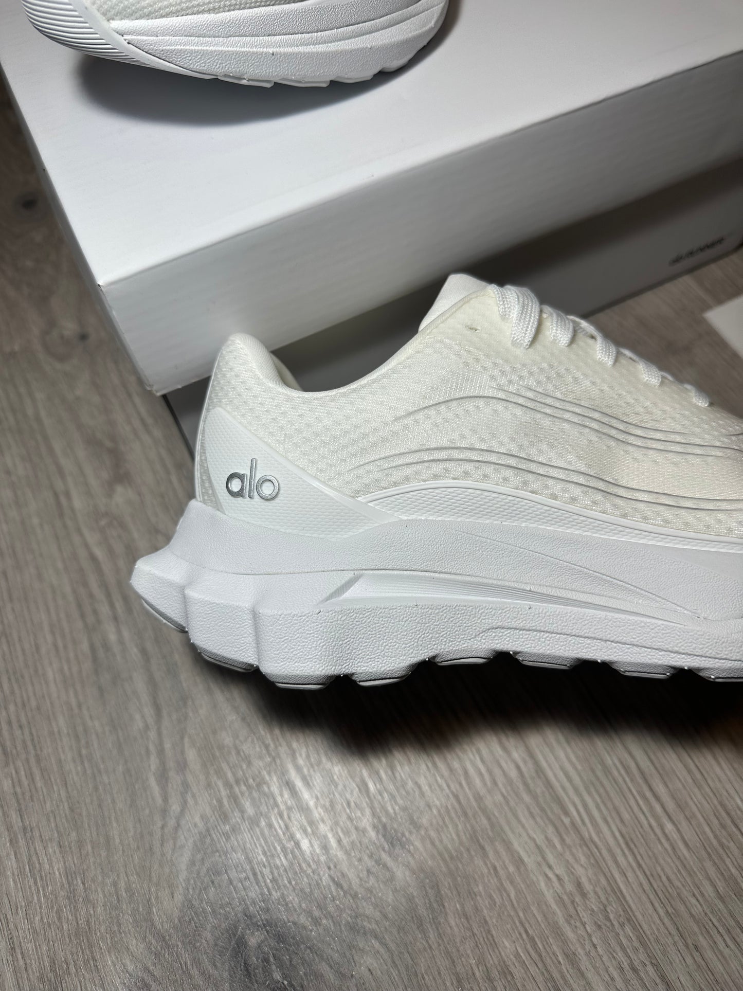 ALO RUNNERS WHITE