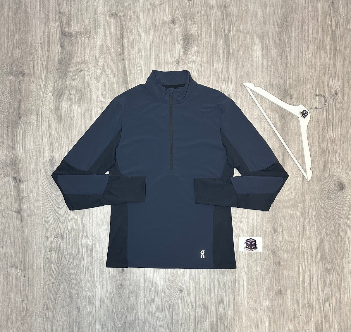 ON RUNNING TRACKSUIT NAVY SIZE SMALL