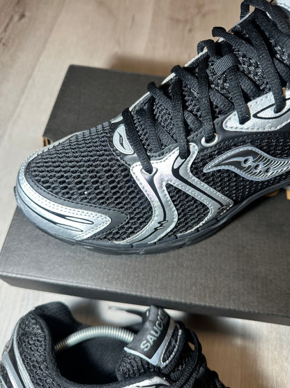 SAUCONY PROGRID TRIUMPH 4 BLACK/SILVER