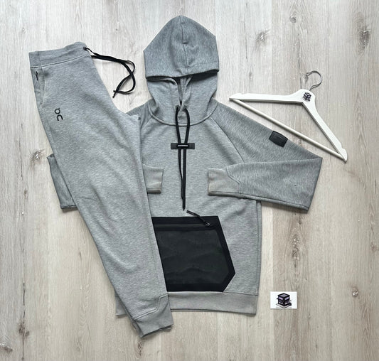 ON RUNNING TECH TRACKSUIT STEEL GREY SIZE MEDIUM